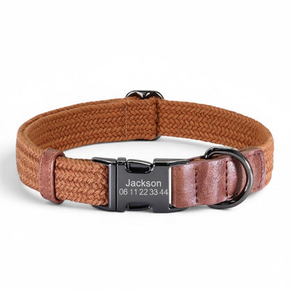 Collier pour chien AventureCanine en nylon tressé marron avec boucle gravée personnalisable et fermoir noir