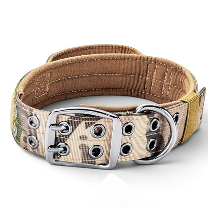 Collier tactique AventureCanine en nylon camouflage avec double boucle, rembourrage intérieur et poignée de contrôle