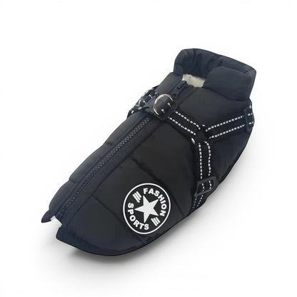 Manteau d'hiver noir AventureCanine pour chien avec harnais intégré, tissu déperlant et doublure chaude.