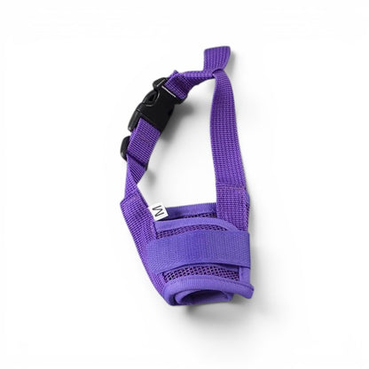 Muselière AventureCanine en nylon violet avec maille respirante et sangle réglable pour chien